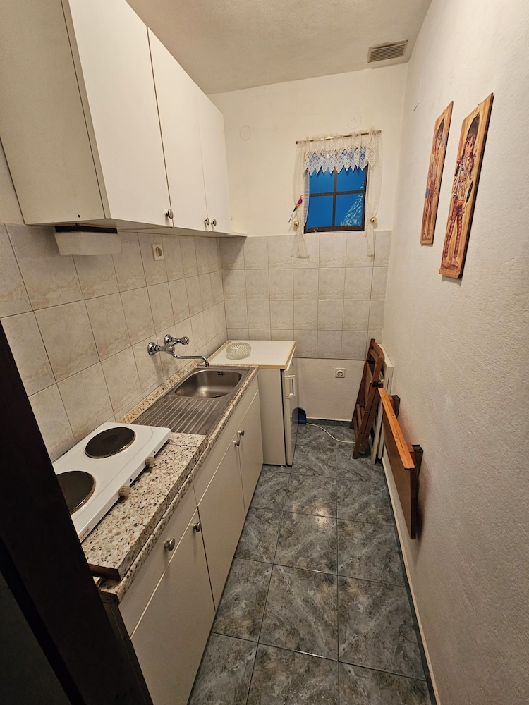 Inviting 1-bed Apartment in Komiža view 2