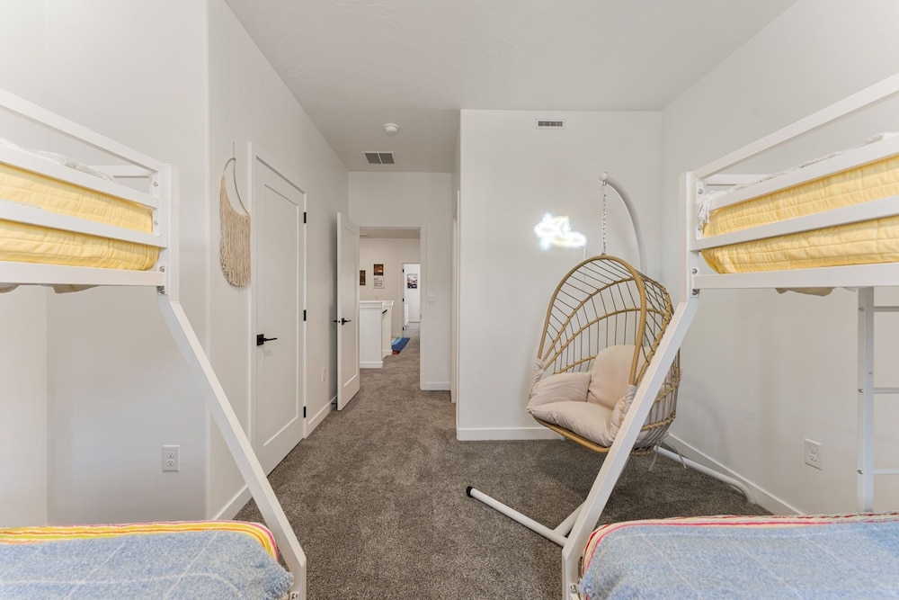 Ripples And Rocks Adventure House 4 Bedroom Townhouse
