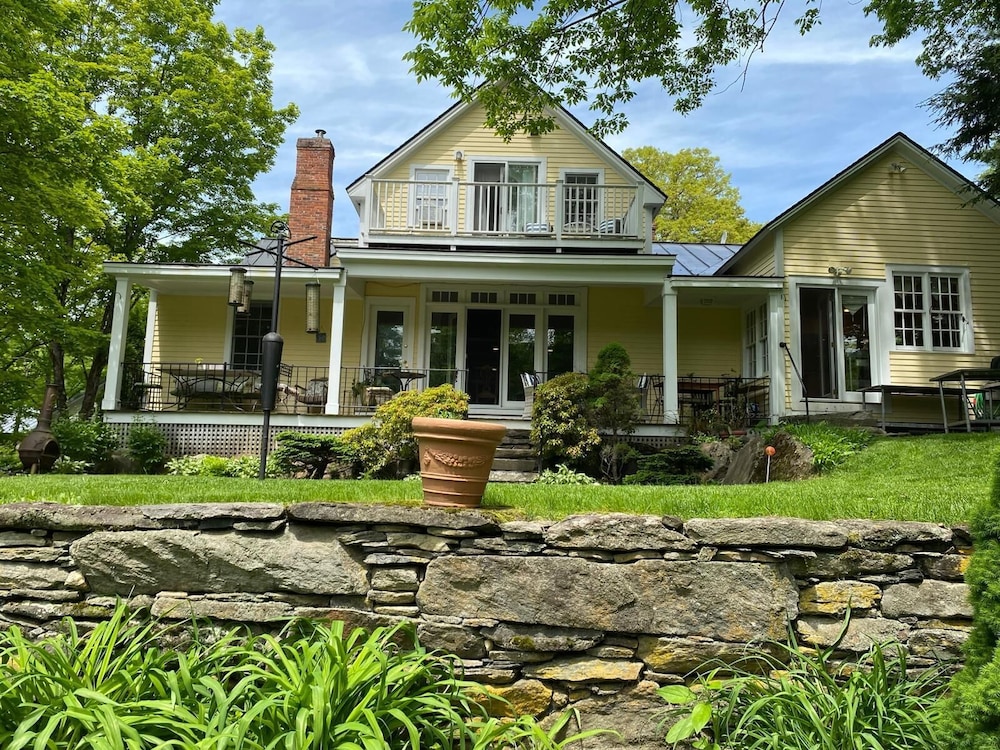 Green River Bridge Inn