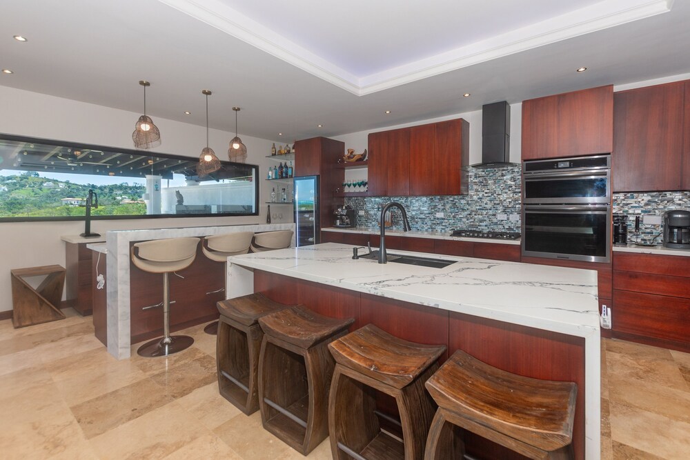 Pristine Bay 1005- Villa Loce 4 Bedroom Home