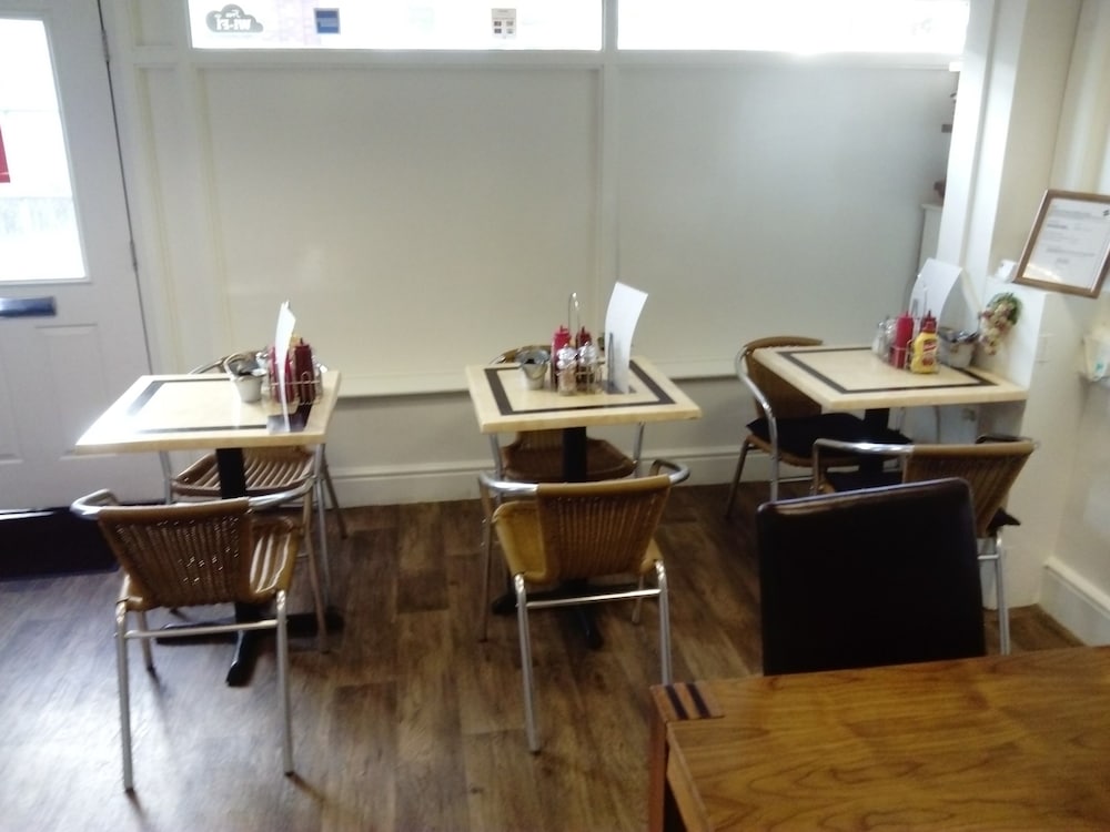 Lincoln Vacations - Cafe 42 Bed  Breakfast - Property Image 10