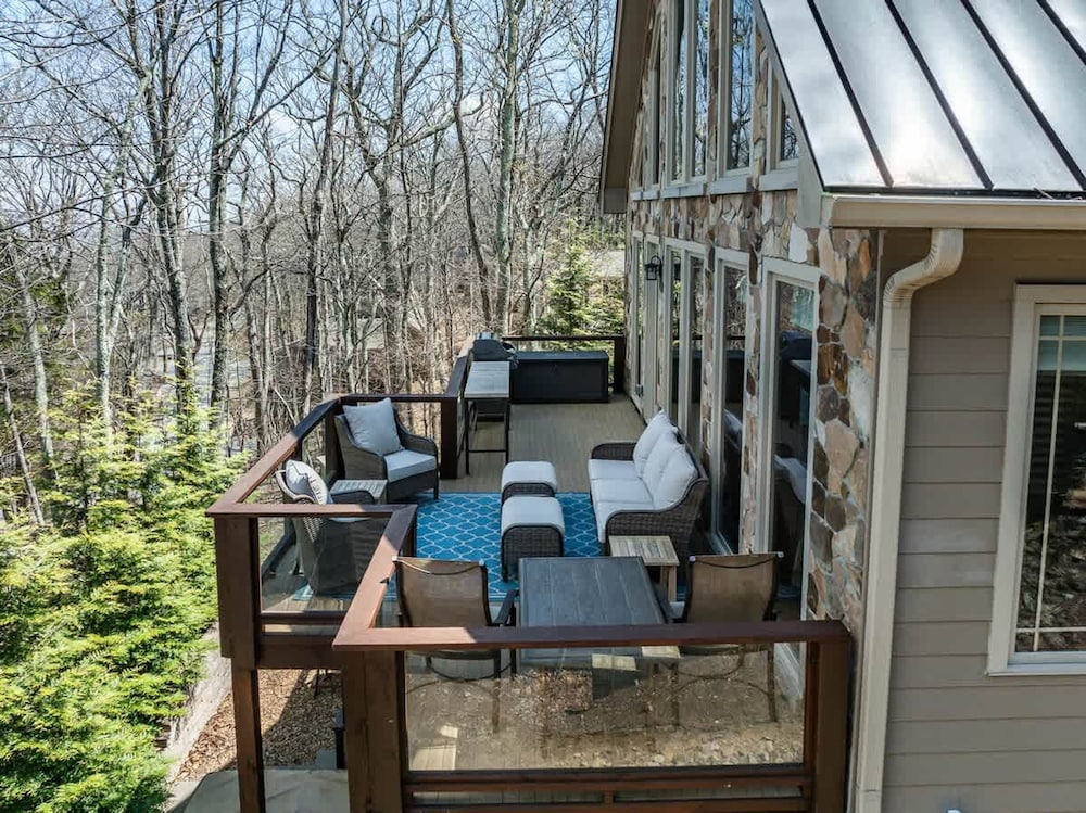 New Ski-in Ski-out Hot Tub Fire Pit Spa