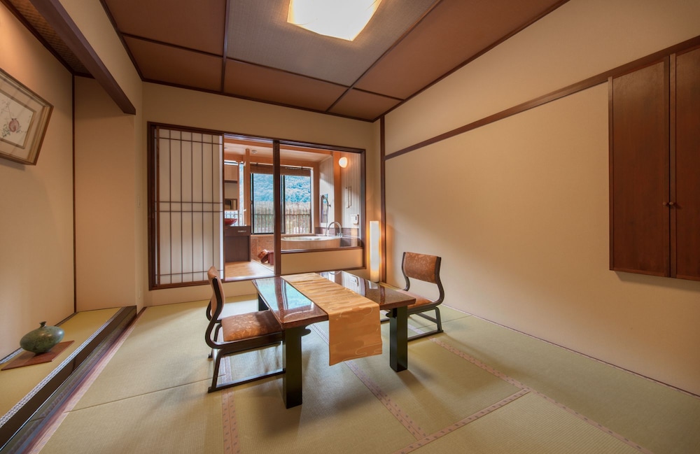 Yamamizuki Urara Tsutaya, Kiso - 18