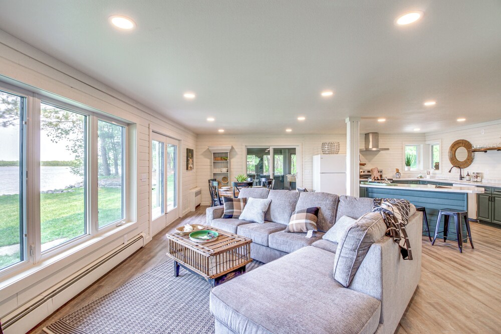 Private Beach: Lakefront Escape in Brainerd!