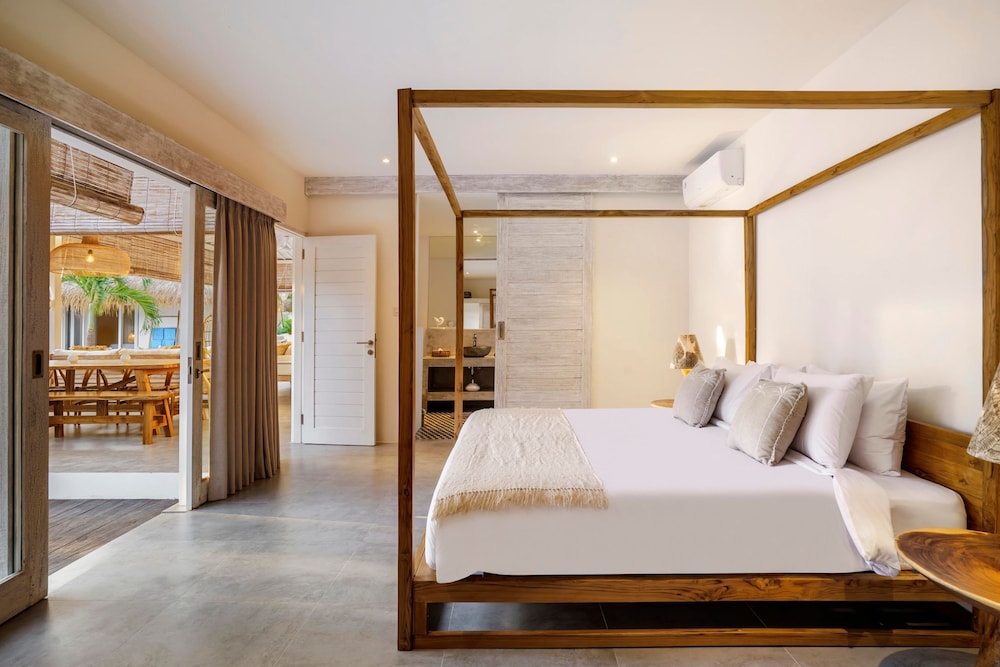 Villa Surga Blue by Alfred in Bali - Brand New 5 BR Pool Villa in the of Seminyak