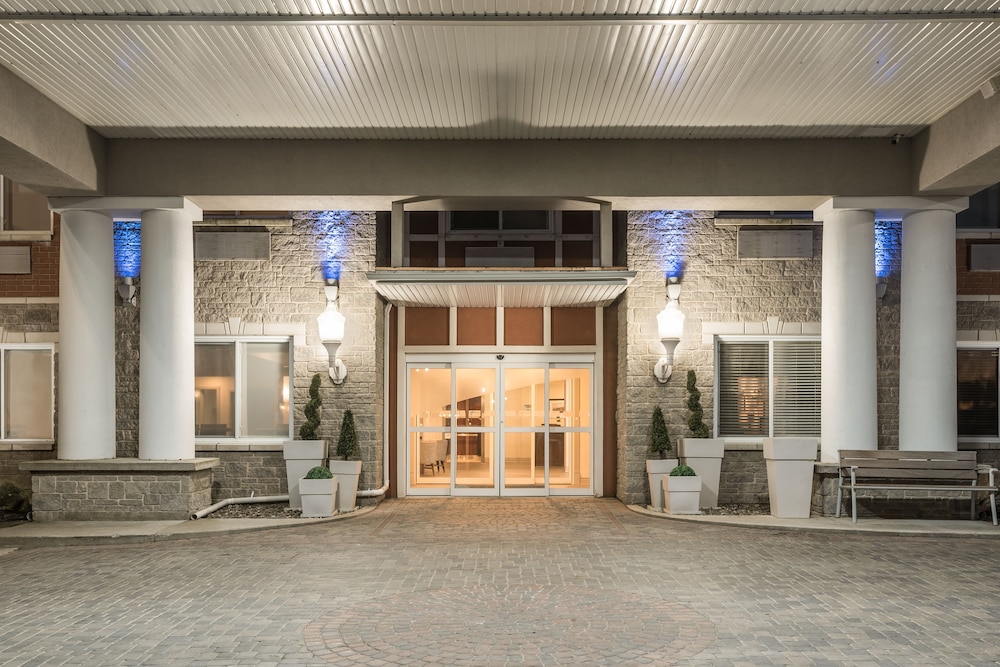 Gananoque Vacations - Holiday Inn Express Hotel  Suites Gananoque, an IHG Hotel - Property Image 11