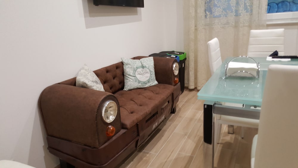Pisky's Guest House