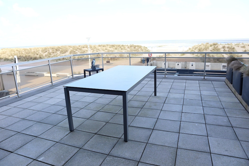 Apartment in Nieuwpoort With Stunning Sea Views