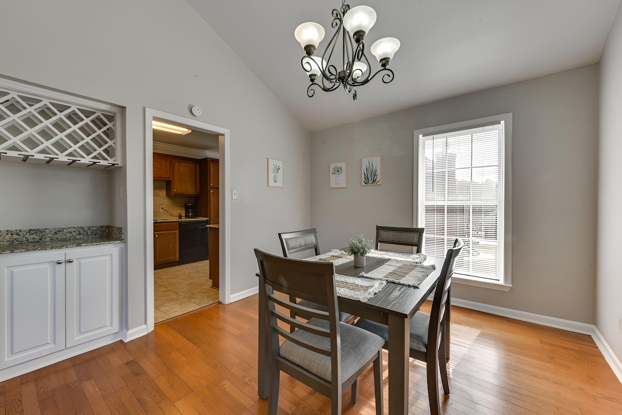 Baton Rouge Condo w/ Balcony, Fireplace & Pool! view 5
