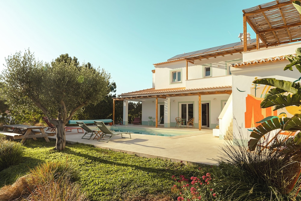 Birds of Paradise - Boutique surf lodge