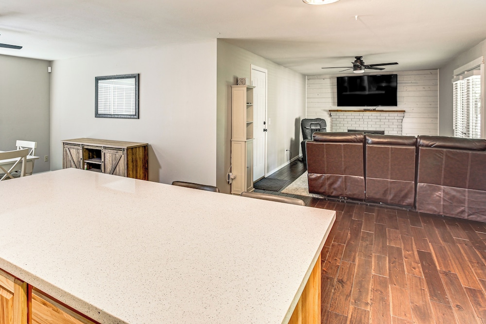 Golf, Hike, Dine & Relax: Home in Port Orchard, photo 11