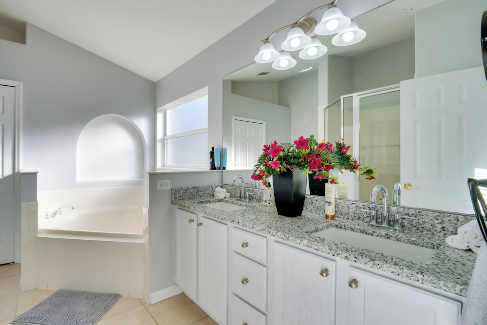11 Mi to Disney: Pet-friendly Aviana Resort Home!