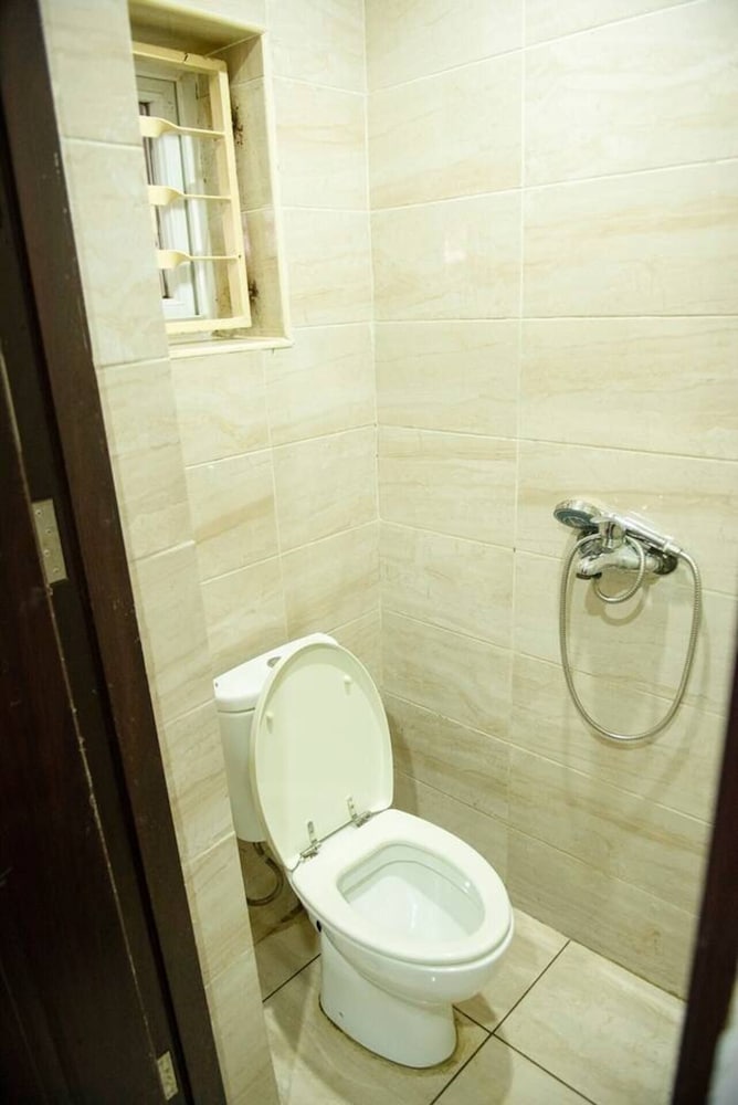 Lovely One-bed Apartment Located in Abuja view 4