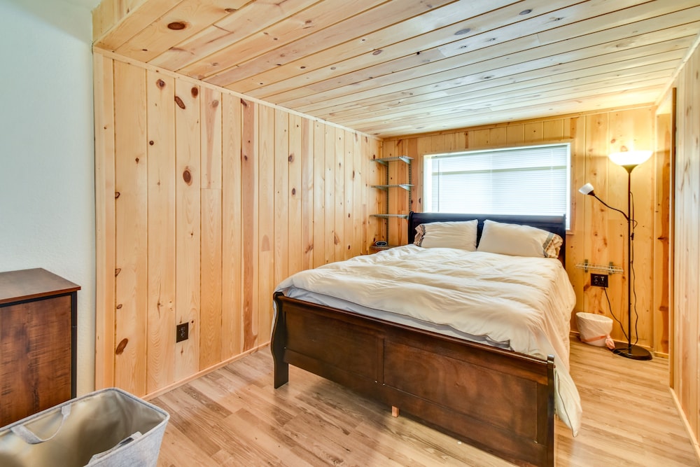 Ogallala Vacations - Secluded Nebraska Getaway: 4 Mi to Lake Mcconaughy - Property Image 4