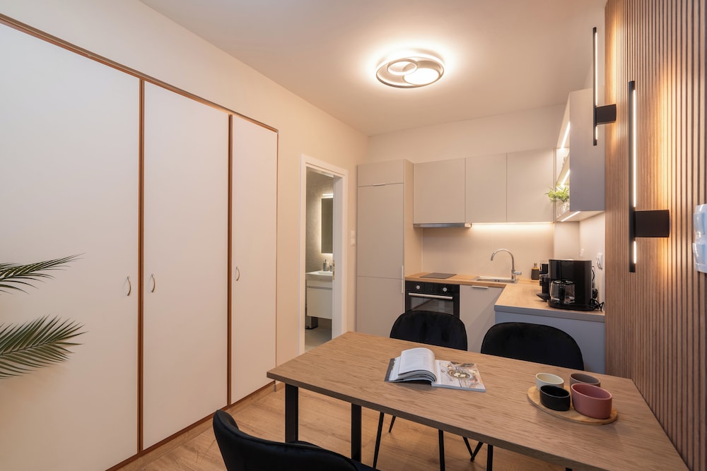 Modern Apartment in Athens with Balcony
