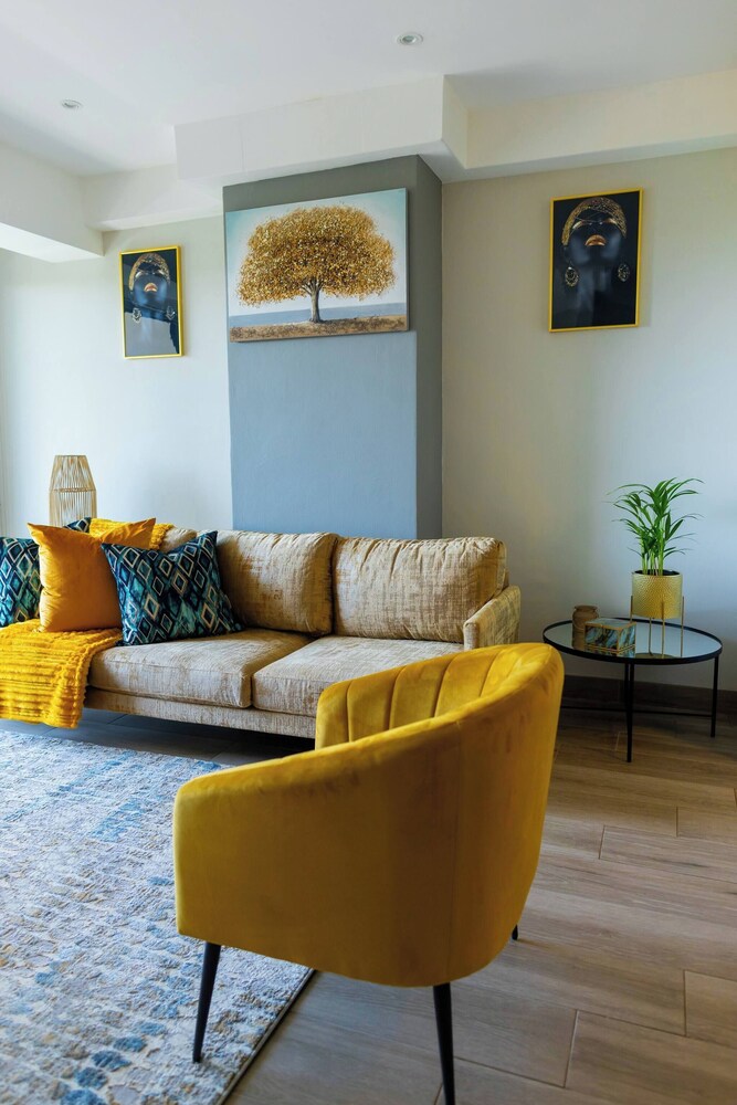 Stylish & Elegant With Epic Views Near Menlyn view 3