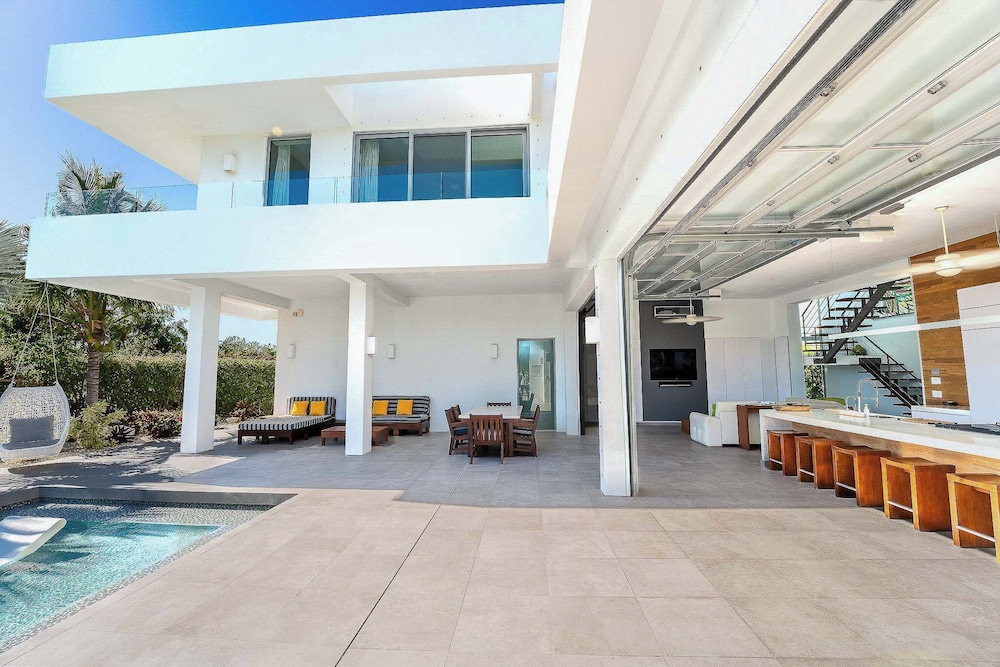Seaside Family Vacation Villa, Hotel Amenities v2