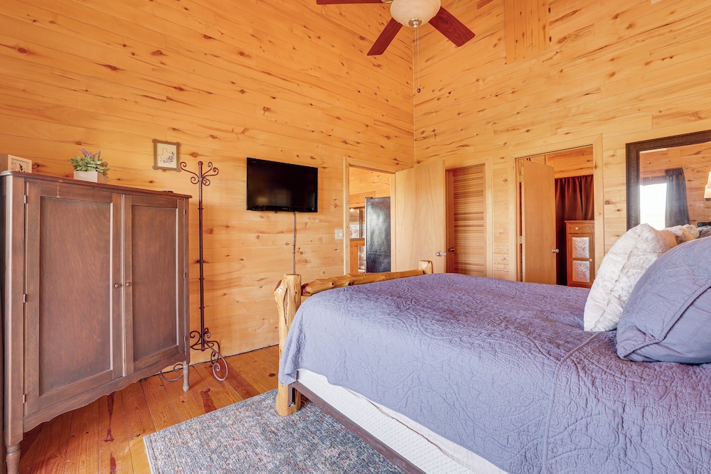 Hilltop Concan Cabin w/ Garner State Park Views! view 4