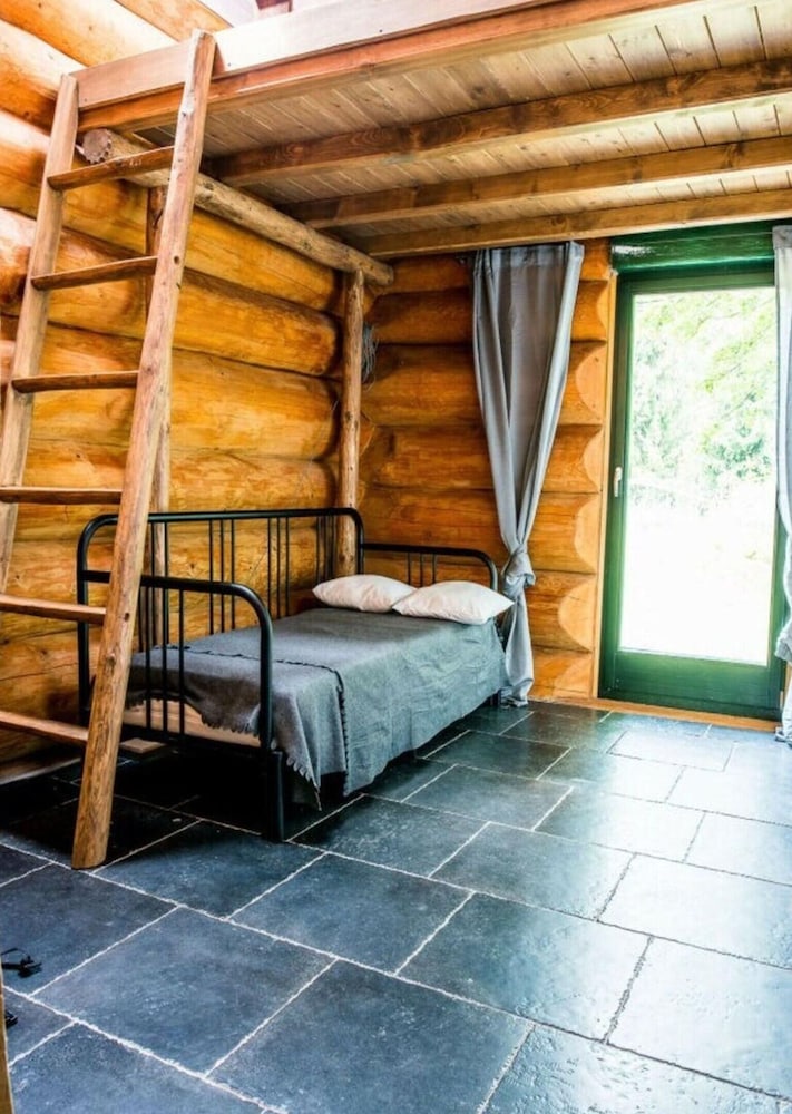 Spacious Holiday Home With Internet