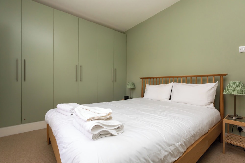 Beautiful & Cosy 2BD House - Southwark