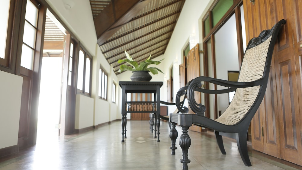 Yoho Monsoon Villa
