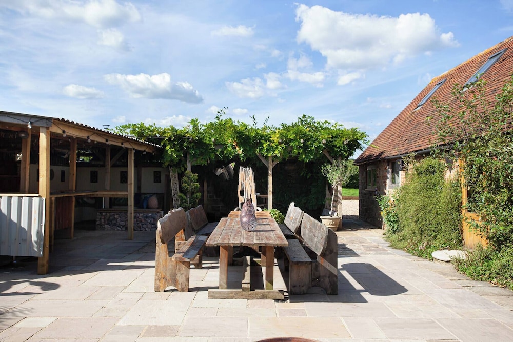 Lakeside Sussex Retreat
