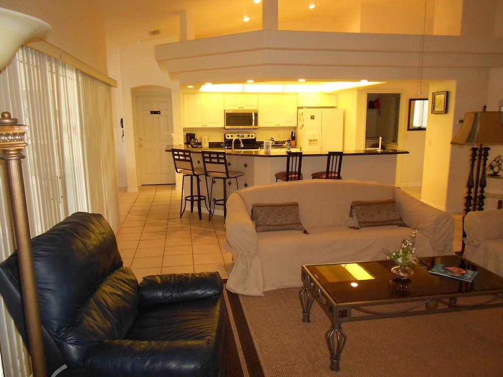 Sunset Hideaway Villa Louise 3 Bedroom Home by RedAwning view 5