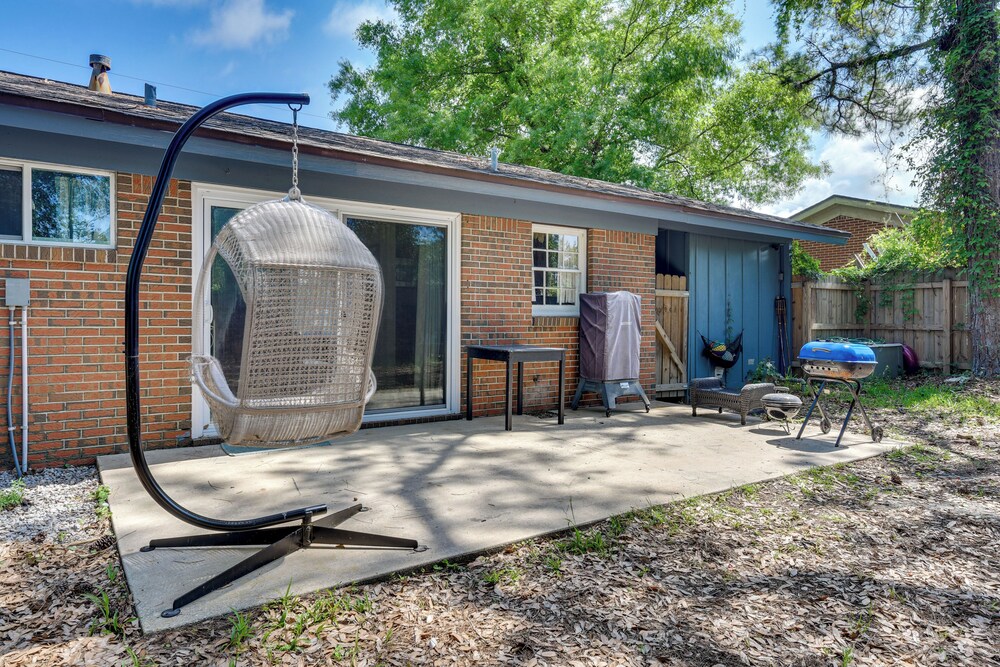 2 Mi to Beach, Near Airport: Heart of Fort Walton