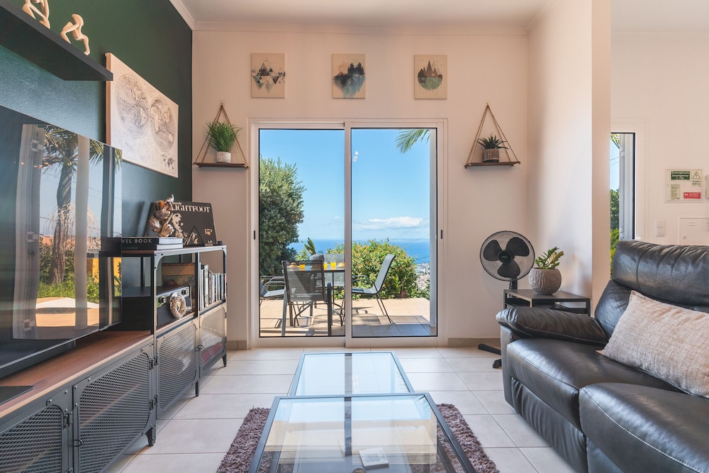 Casa dos Vinhos by Atlantic Holiday
