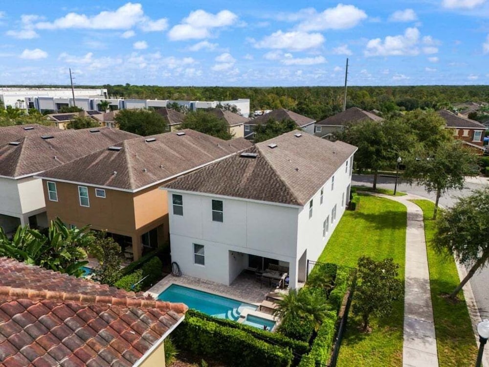 Elegant 8br Retreat W/ Private Pool, Spa & Family-friendly Comfort 8 Bedroom Villa