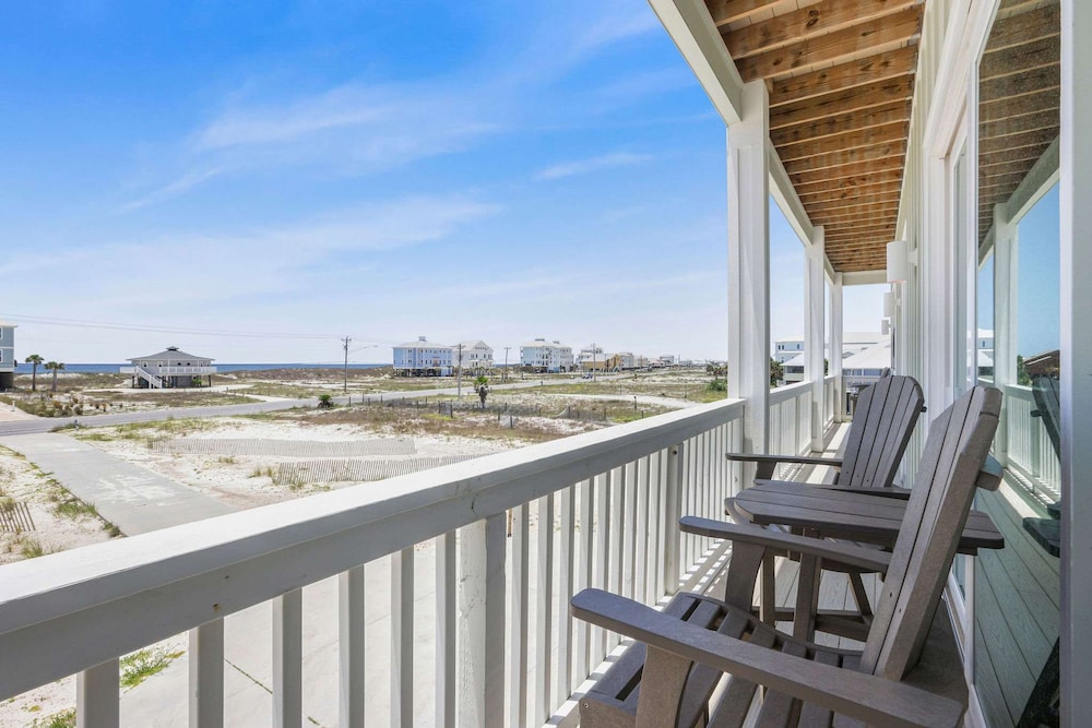 Beach Blessing- Pool Elevator Sleeps 16 SIX Bedrooms 6 Baths