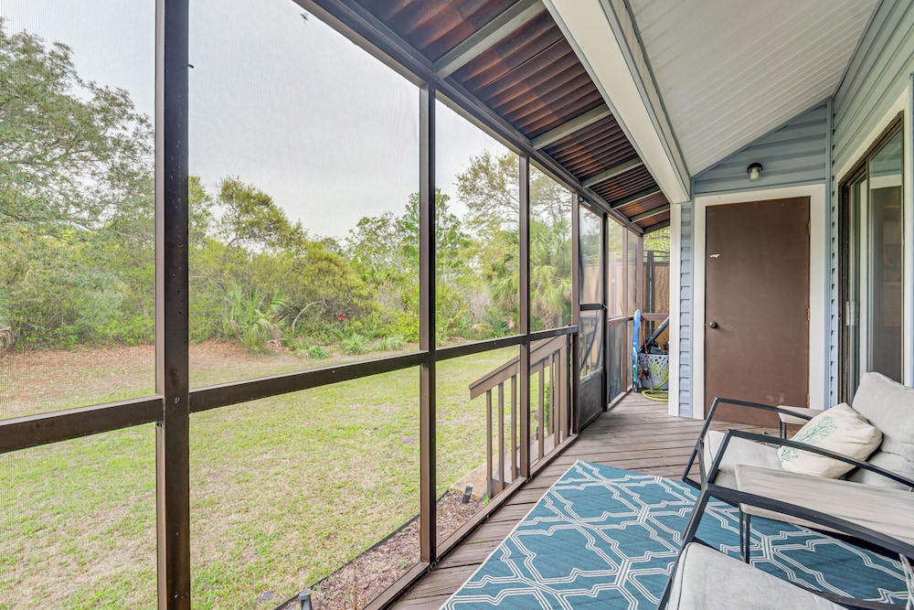 7 Mi to The Wharf: Gem w/ Beach Access