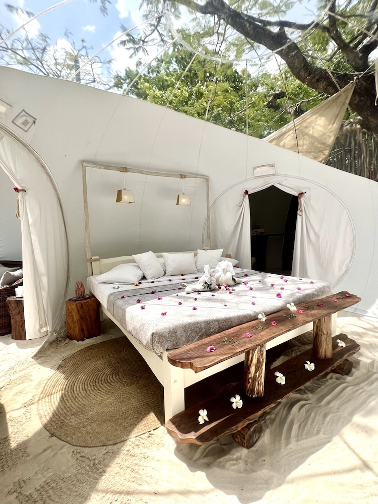 Rock and Sea Resort