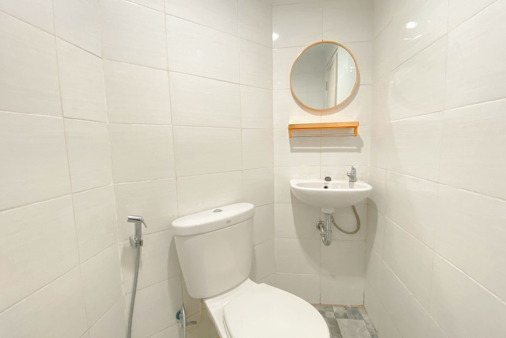 Good And Simple Look 1Br At Amartha View Apartment