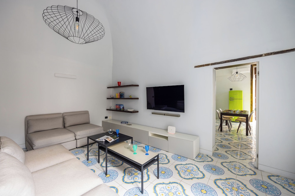 Leticia's Apartment by Wonderful Italy