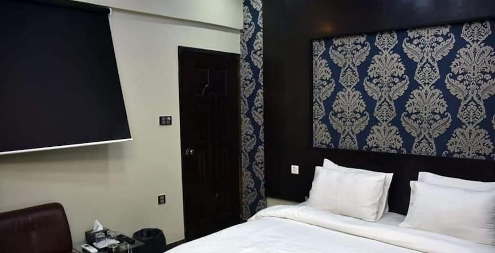 Hotel Karachi Guest House view 5