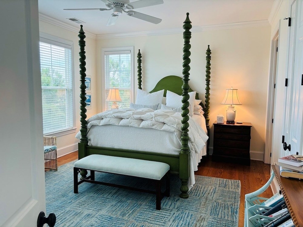 Gray Goose 5 Bedroom Home by RedAwning