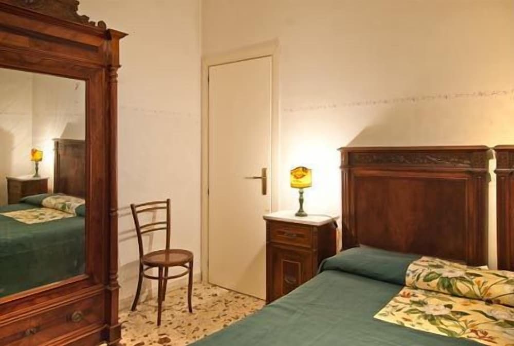 Villa Fiorita view 5