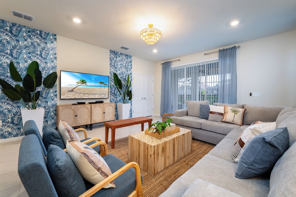 Dazzling New 7BR Villa  Disney Theme Rms