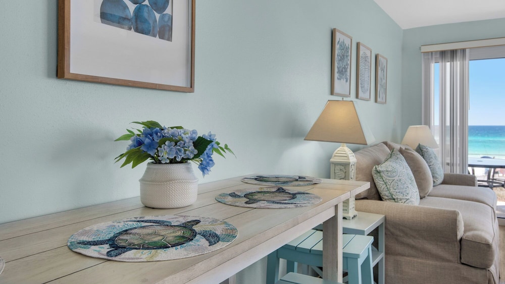 Crystal Sands 112b: Beachfront Condo With Front-row Gulf Views
