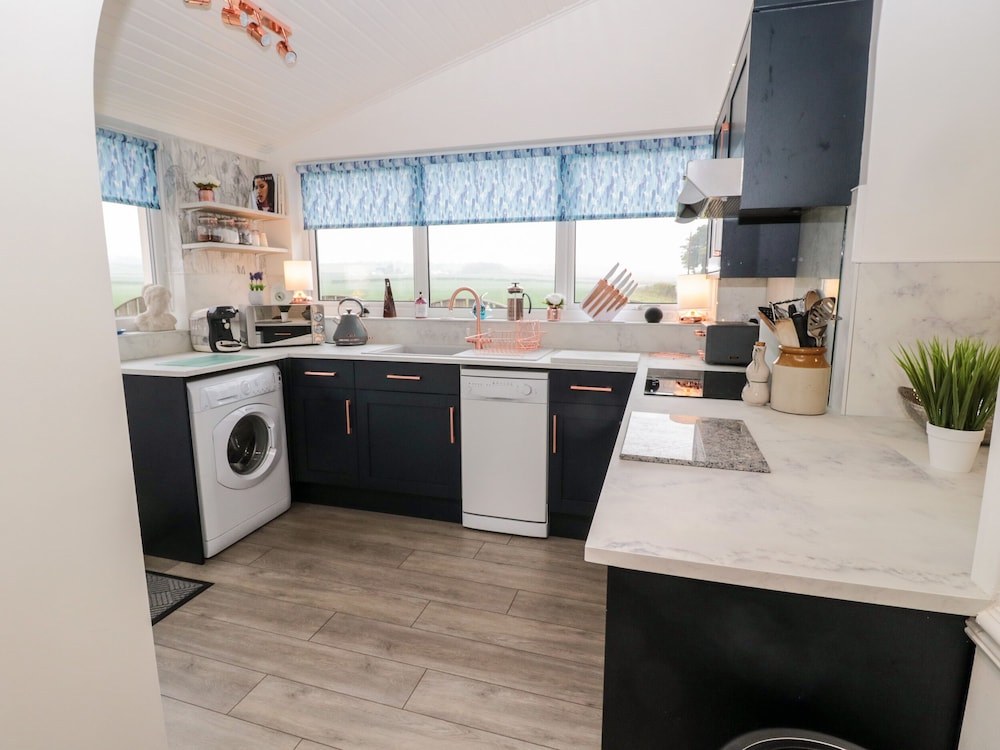 Berwick-upon-Tweed Vacations - St Cuthbert's Cottage - Property Image 6