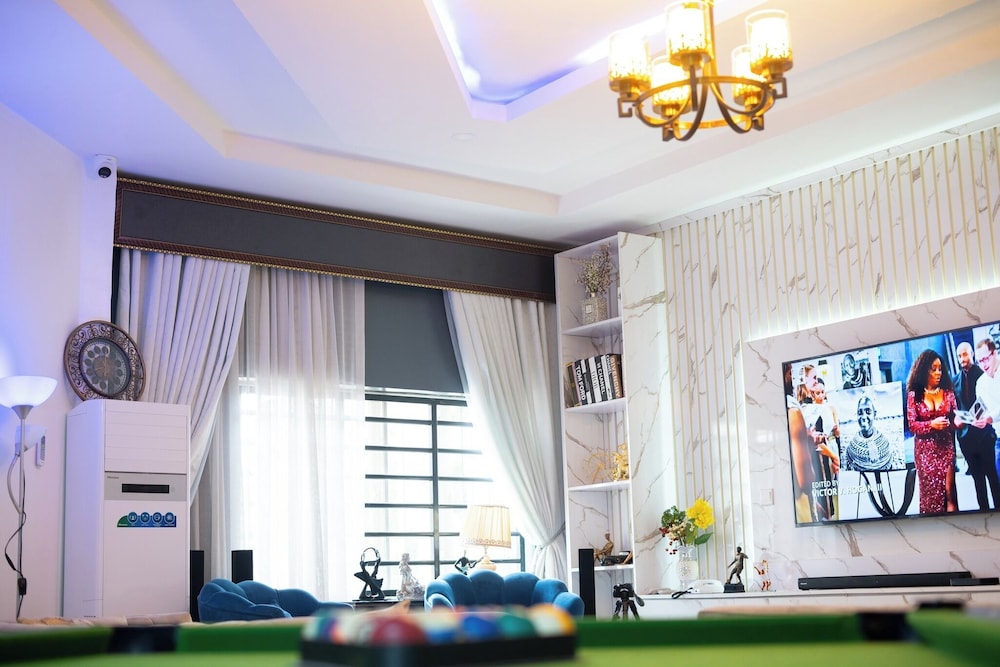 Uphoria Apartments