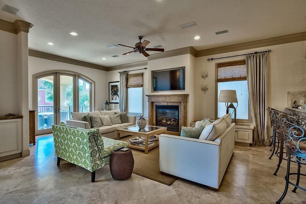 Casa de Palms 5 Bedroom Holiday Home by Five Star Properties