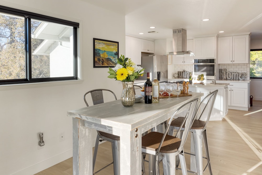 Terrace Hill Modern Paso Robles Escape Near Wineries Dining and Hot Springs