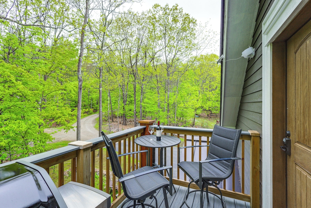 < 5 Mi to Whiteface Mtn Resort: Cabin-style Apt