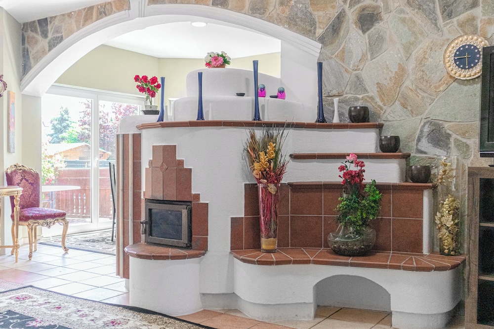 Luxury Garden Villa Sleeps 16 Guests
