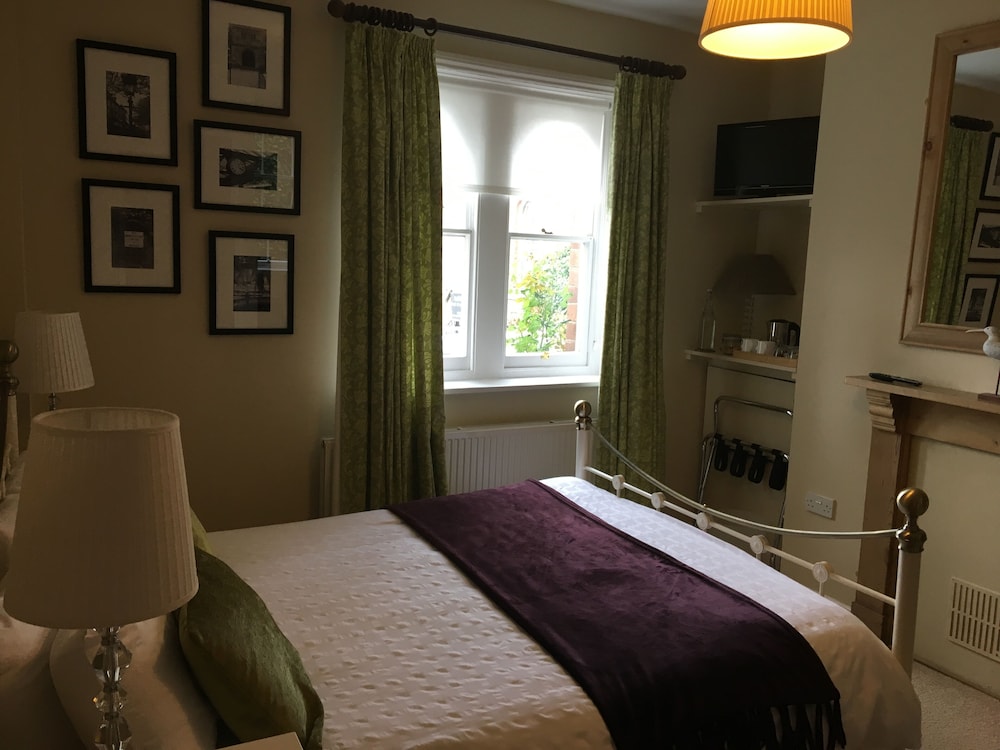 Ashbury Bed and Breakfast