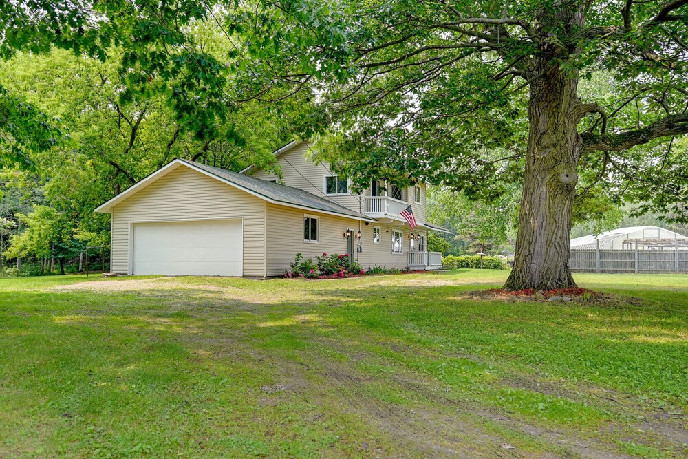 Stunning Au Gres Retreat w/ Grill < 1 Mi to Marina view 5