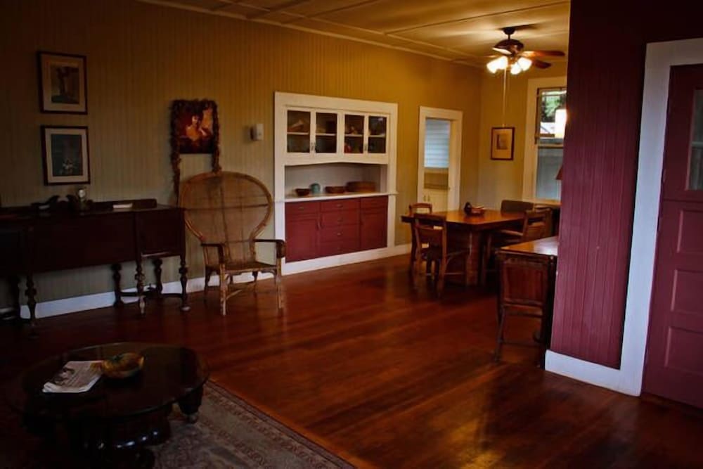 Pahala Plantation Cottages