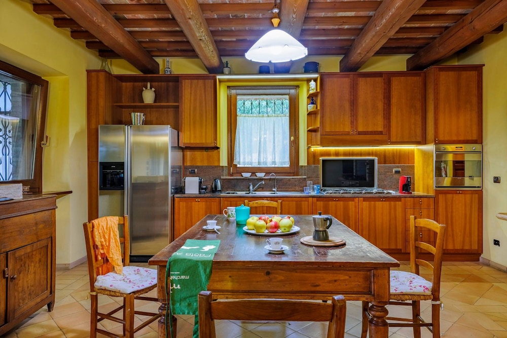 Villa Emilianna 12 2 by Marche Holiday Villas